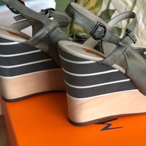 Miz Mooz Yang Sling Back Wedge Sandals 7. Khloe Gray.  4 inches